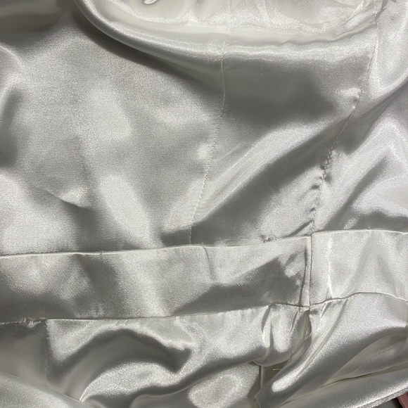 Monique Lhuillier white jumpsuit, size 6 - Picture 9 of 9